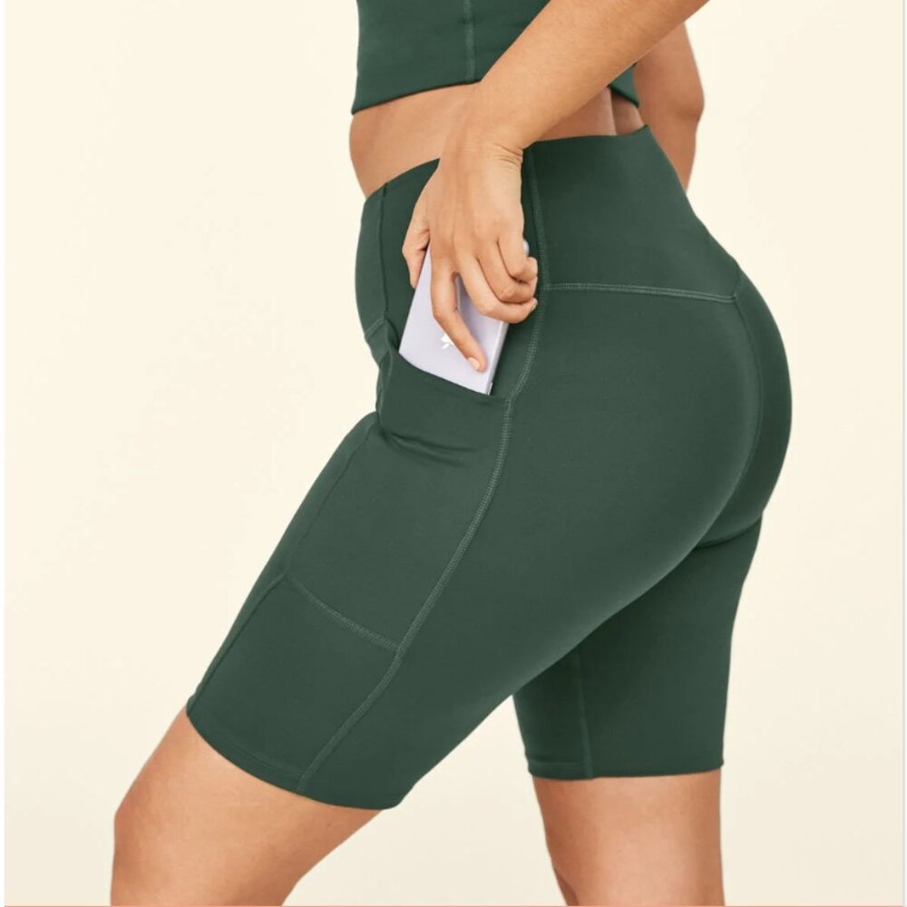 NWT  Girlfriend Collective Moss High-Rise Pocket Bike Short